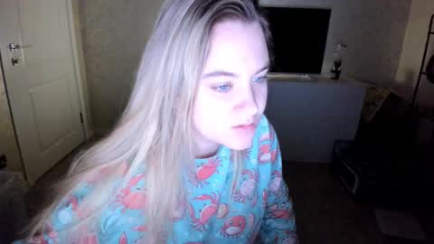 Snapshot of appleyummybuns chatting on November 7, 8:31 pm appleyummybuns online show from November 7, 8:31 pm