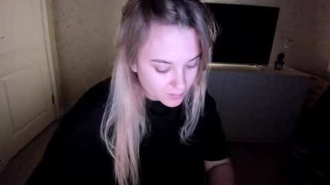 Snapshot of appleyummybuns chatting on November 17, 7:30 pm appleyummybuns online show from November 17, 7:30 pm