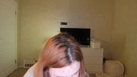 Snapshot of appleyummybuns chatting on February 10, 1:37 pm appleyummybuns online show from February 10, 1:37 pm