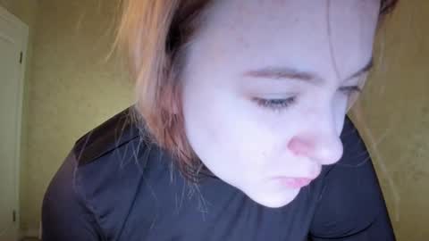 Snapshot of appleyummybuns chatting on March 2, 4:25 am appleyummybuns online show from March 2, 4:25 am