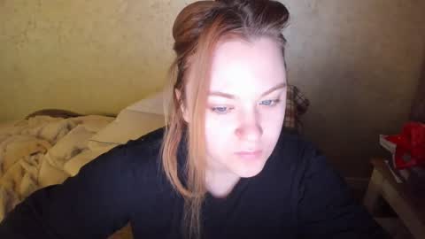 Snapshot of appleyummybuns chatting on March 4, 2:17 am appleyummybuns online show from March 4, 2:17 am