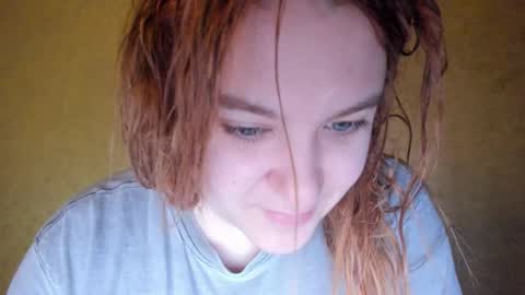 Snapshot of appleyummybuns chatting on March 21, 5:34 am appleyummybuns online show from March 21, 5:34 am