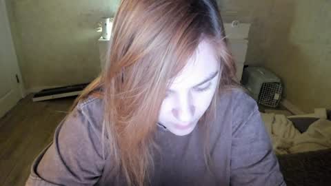 Snapshot of appleyummybuns chatting on April 21, 4:41 am appleyummybuns online show from April 21, 4:41 am