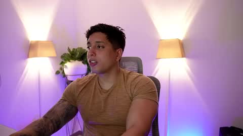 Snapshot of appolo_allen chatting on May 18, 1:02 am insta appolo master online show from May 18, 1:02 am
