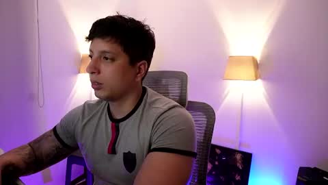 Snapshot of appolo_allen chatting on July 15, 11:43 pm insta appolo master online show from July 15, 11:43 pm