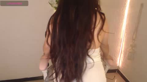 Snapshot of apriil_3 chatting on February 9, 9:26 am Abril Freelance Model online show from February 9, 9:26 am