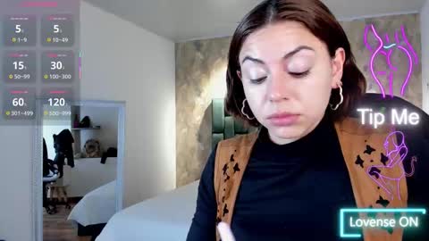 Snapshot of april_dumont chatting on December 5, 2:47 pm April online show from December 5, 2:47 pm