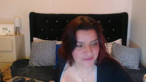 Snapshot of april_harrys chatting on April 10, 2:11 pm April online show from April 10, 2:11 pm