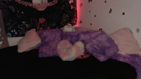 Snapshot of april_l6 chatting on December 3, 11:14 pm april_l6 online show from December 3, 11:14 pm