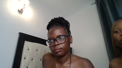 Snapshot of april_scovia chatting on November 30, 1:26 pm April online show from November 30, 1:26 pm