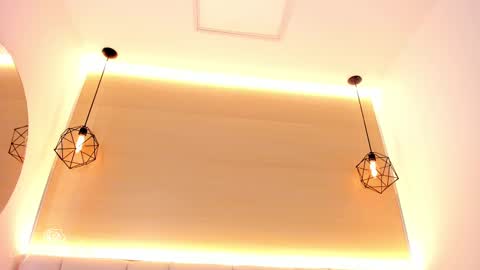 April online show from November 13, 6:23 am