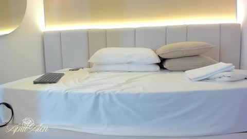 Snapshot of aprilalen chatting on November 27, 5:31 am April online show from November 27, 5:31 am