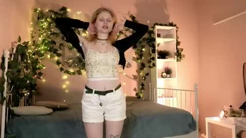 Hazy online show from April 19, 8:44 pm