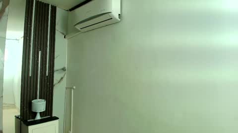 aprillross online show from December 22, 11:51 am