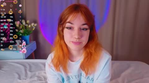 Snapshot of aprilmask chatting on March 31, 8:26 am Emily online show from March 31, 8:26 am