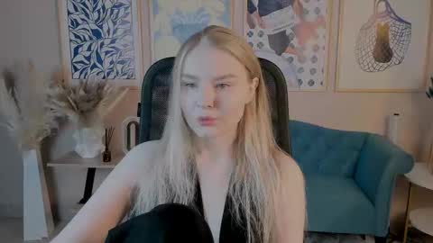 Snapshot of aprilserenity chatting on September 13, 11:26 pm April. All year round.  online show from September 13, 11:26 pm