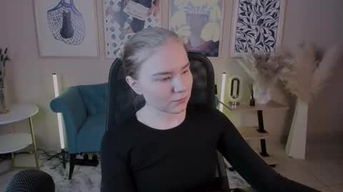 Snapshot of aprilserenity chatting on November 5, 2:11 am April. All year round. online show from November 5, 2:11 am