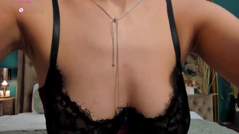 Snapshot of aprilwon chatting on February 14, 12:25 pm April online show from February 14, 12:25 pm