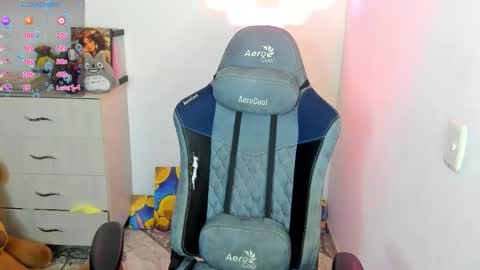 aqua emilly online show from March 7, 11:13 pm