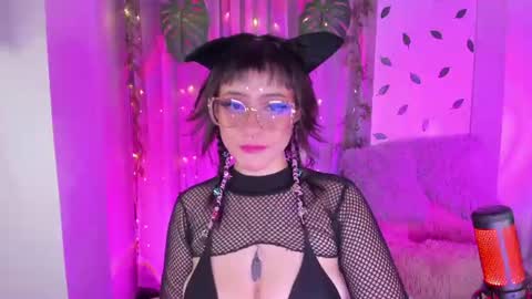 Zam independent model online show from July 7, 1:41 am