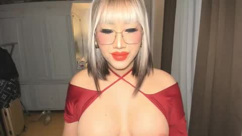 Snapshot of aqueenofcumxx chatting on February 13, 6:48 pm Alicia online show from February 13, 6:48 pm