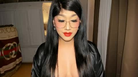 Snapshot of aqueenofcumxx chatting on May 8, 4:56 pm Alicia online show from May 8, 4:56 pm