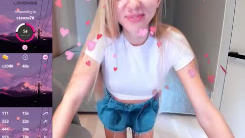 Snapshot of aquilaris chatting on November 25, 11:32 am aquilaris online show from November 25, 11:32 am