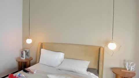  Ara Ferrer  online show from March 11, 9:32 pm