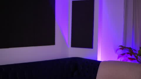 IsaBella online show from June 11, 7:23 pm