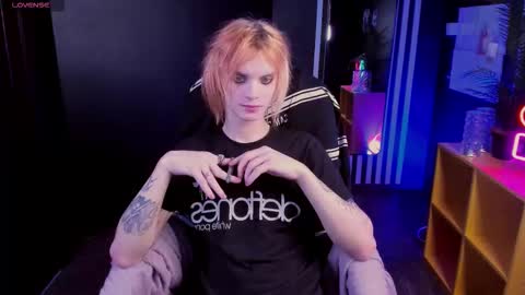 Snapshot of archiehali chatting on October 6, 8:39 pm archiehali online show from October 6, 8:39 pm