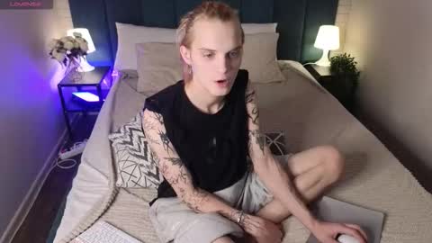 Snapshot of archiehali chatting on October 11, 8:51 pm archiehali online show from October 11, 8:51 pm