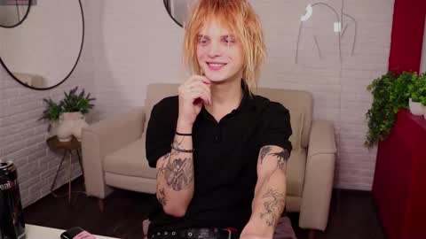 Snapshot of archiehali chatting on October 15, 8:20 pm archiehali online show from October 15, 8:20 pm