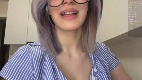Caroline online show from July 26, 3:19 pm