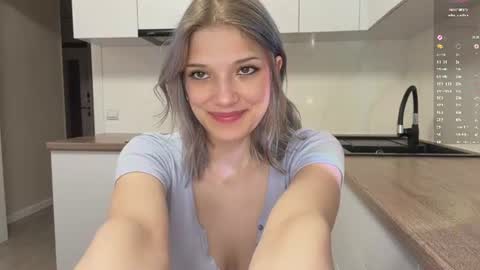 Caroline online show from July 28, 4:39 pm