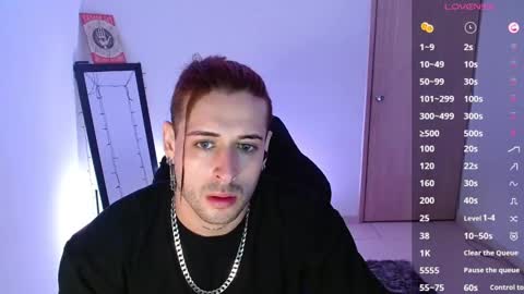 Snapshot of ares_blue chatting on February 25, 11:08 am ares blue online show from February 25, 11:08 am