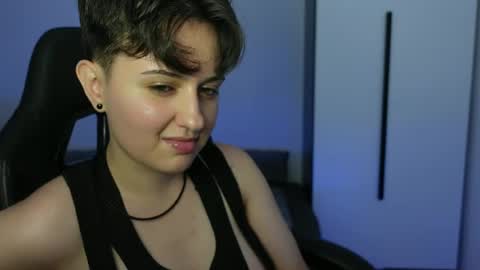 Snapshot of aresnoir chatting on June 19, 9:18 pm AresNoir online show from June 19, 9:18 pm