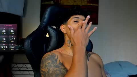 Snapshot of aress444 chatting on November 25, 12:32 am aress444 online show from November 25, 12:32 am