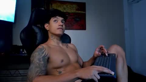 Snapshot of aress444 chatting on December 14, 9:52 pm aress444 online show from December 14, 9:52 pm