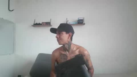 Snapshot of aress_1 chatting on December 2, 3:40 pm Ares online show from December 2, 3:40 pm