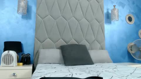 Snapshot of aretialisya chatting on November 5, 6:24 am aretialisya online show from November 5, 6:24 am