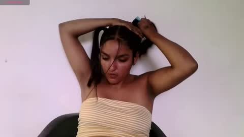 Bella online show from June 20, 8:11 pm