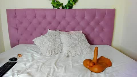 Snapshot of ari_barthon chatting on January 24, 7:30 am Jessie online show from January 24, 7:30 am