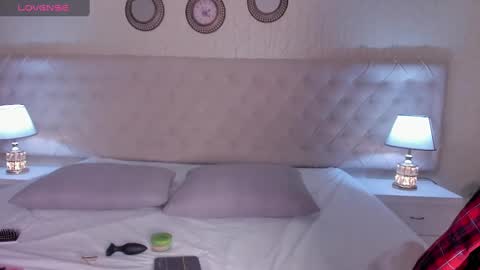 Ari  online show from February 5, 7:53 pm