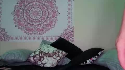 Snapshot of aria__marie chatting on May 18, 4:29 am Aria Marie online show from May 18, 4:29 am