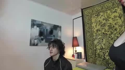 aria y orien  online show from October 16, 11:11 am