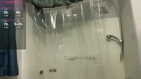 Snapshot of aria_fields_ chatting on December 2, 1:57 pm Aria Fields online show from December 2, 1:57 pm