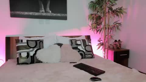 Snapshot of aria_lush chatting on February 2, 5:55 pm aria lush online show from February 2, 5:55 pm
