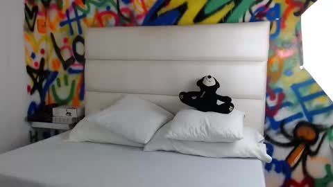 aria online show from December 6, 11:54 am