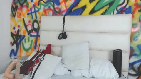 aria online show from December 12, 3:37 pm