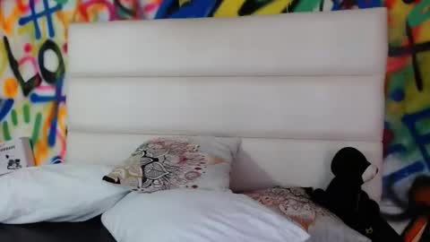 aria online show from December 27, 12:01 pm